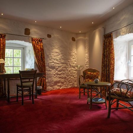 Hotel Burg Kerpen Illingen  エクステリア 写真